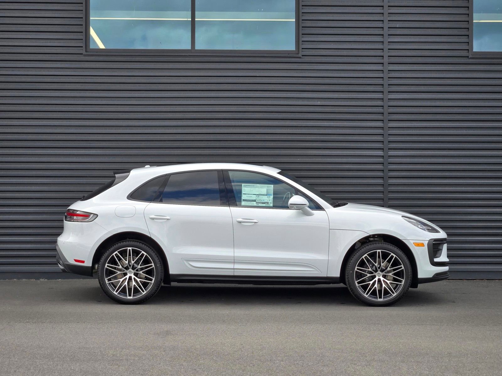 New 2026 Porsche Macan AWD/4WD image 8