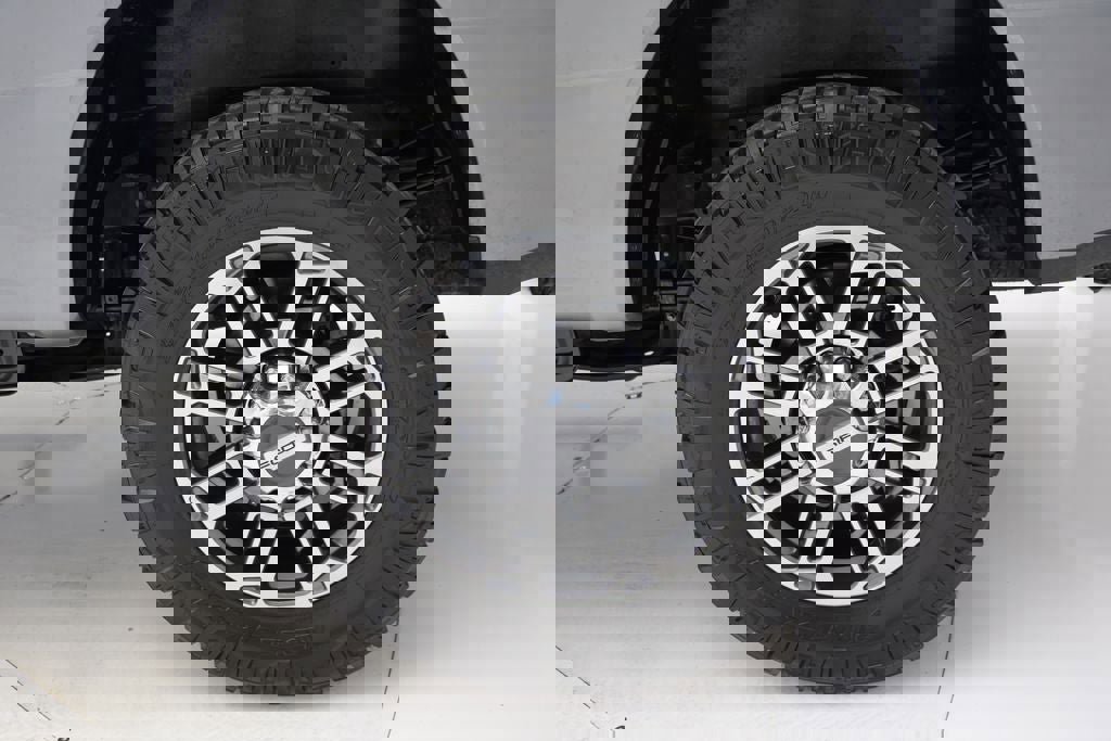 Used 2025 Ford F350 Platinum w/ Platinum Plus Package image 18