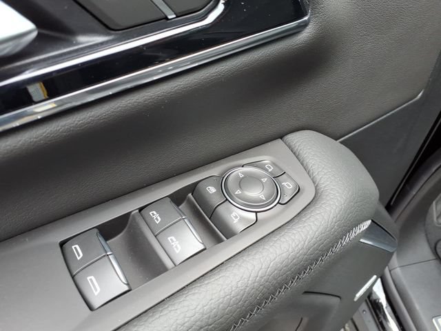 New 2026 GMC Yukon Denali w/ Denali Reserve Package AWD/4WD image 14