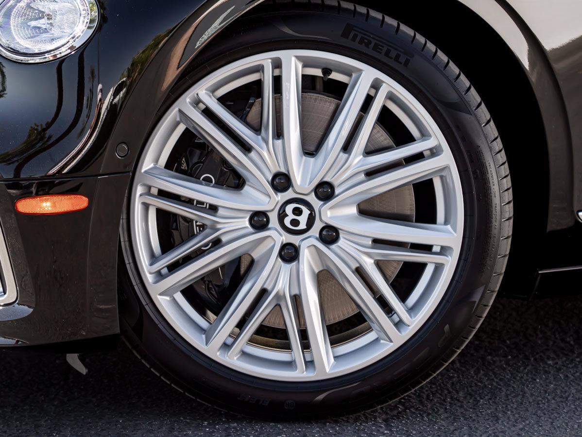 Used 2026 Bentley Flying Spur Plug-In Hybrid AWD/4WD image 6