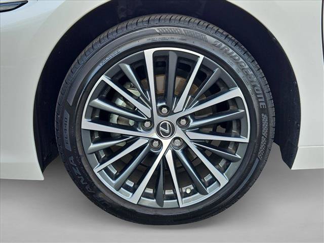 Used 2025 Lexus ES 300h w/ Premium Package FWD image 24