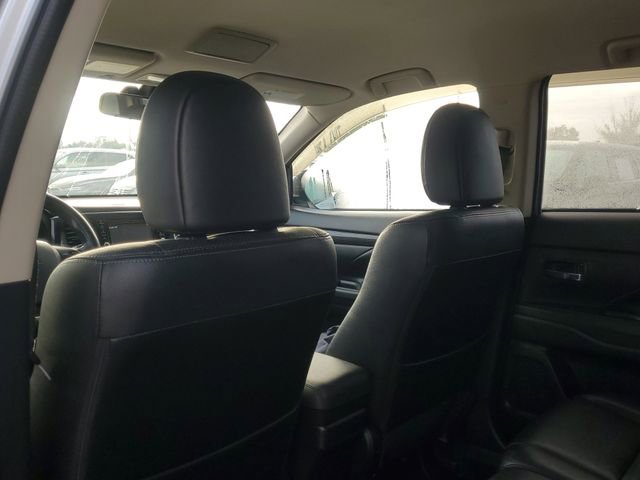 Used 2016 Mitsubishi Outlander SEL image 13