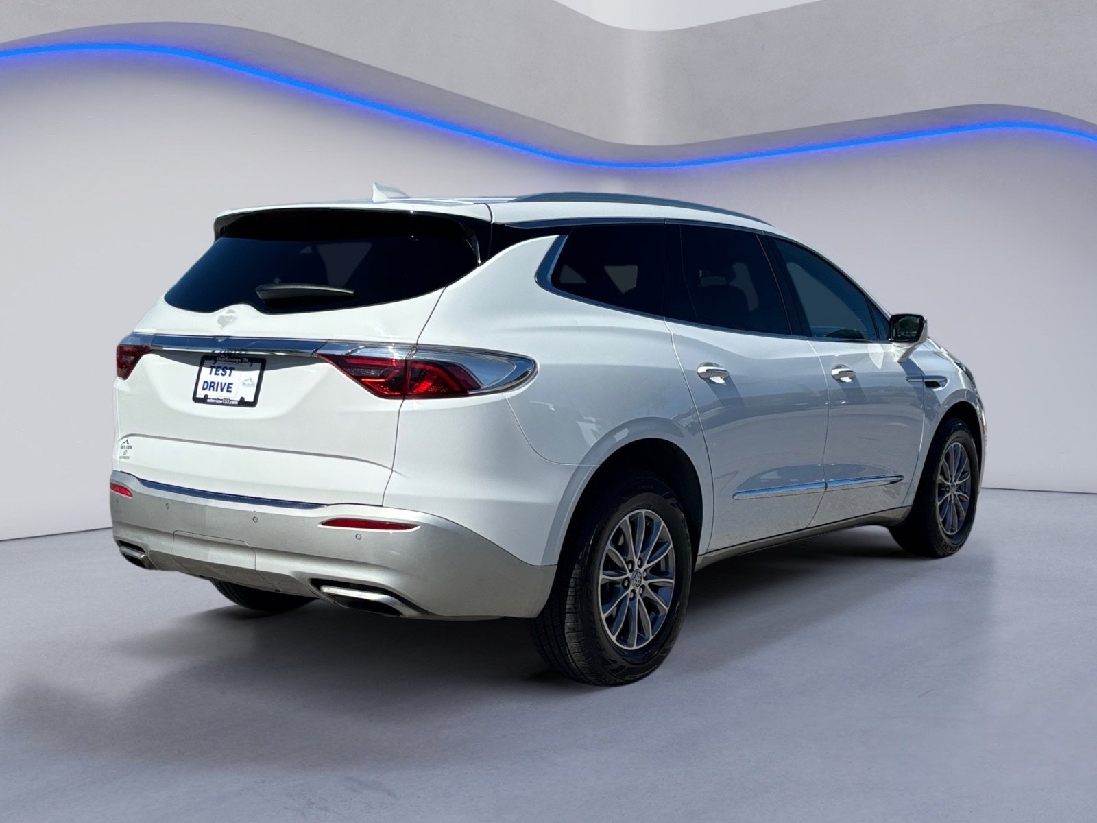 Used 2023 Buick Enclave Essence image 10