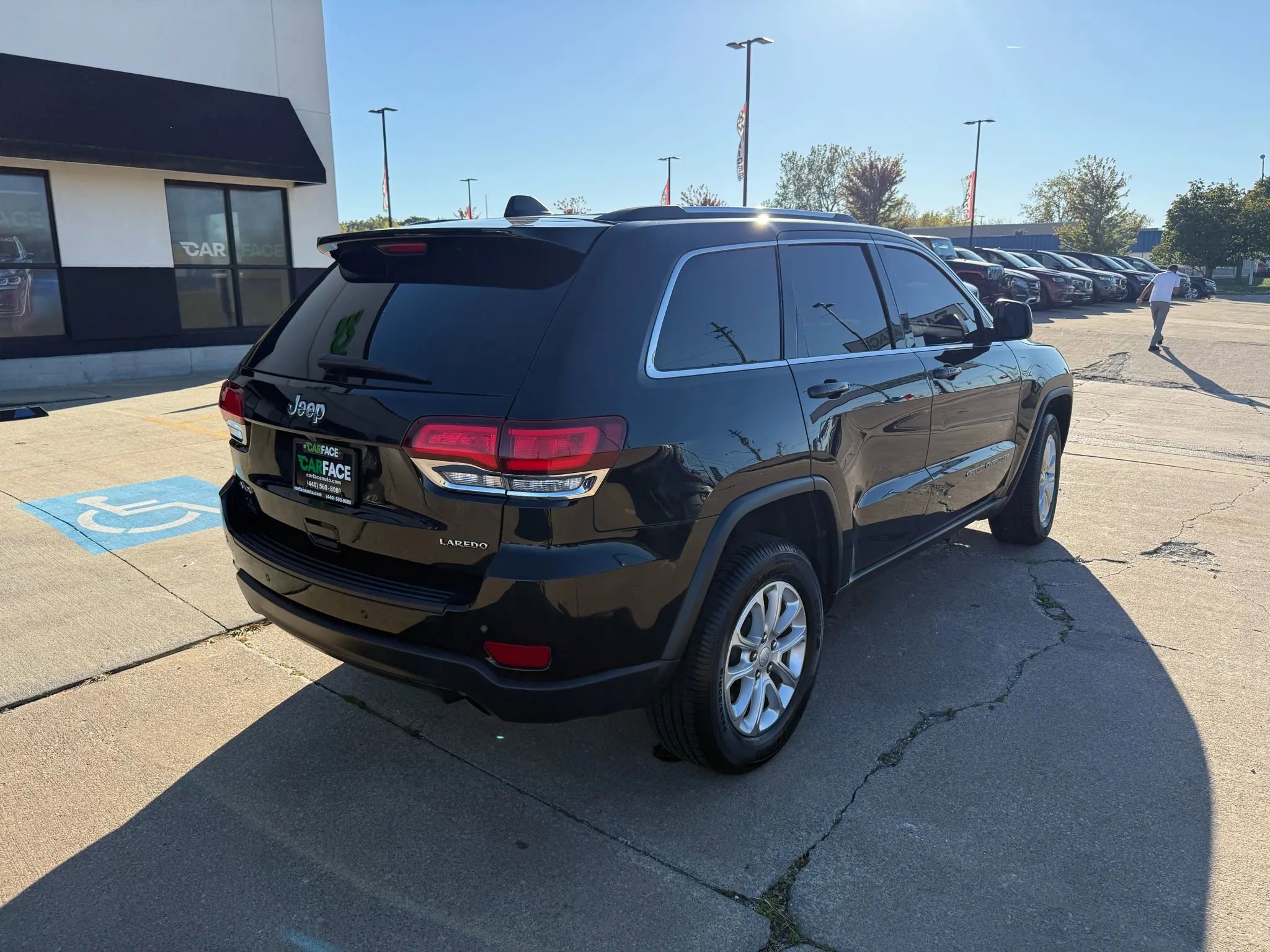 Used 2021 Jeep Grand Cherokee Laredo image 15