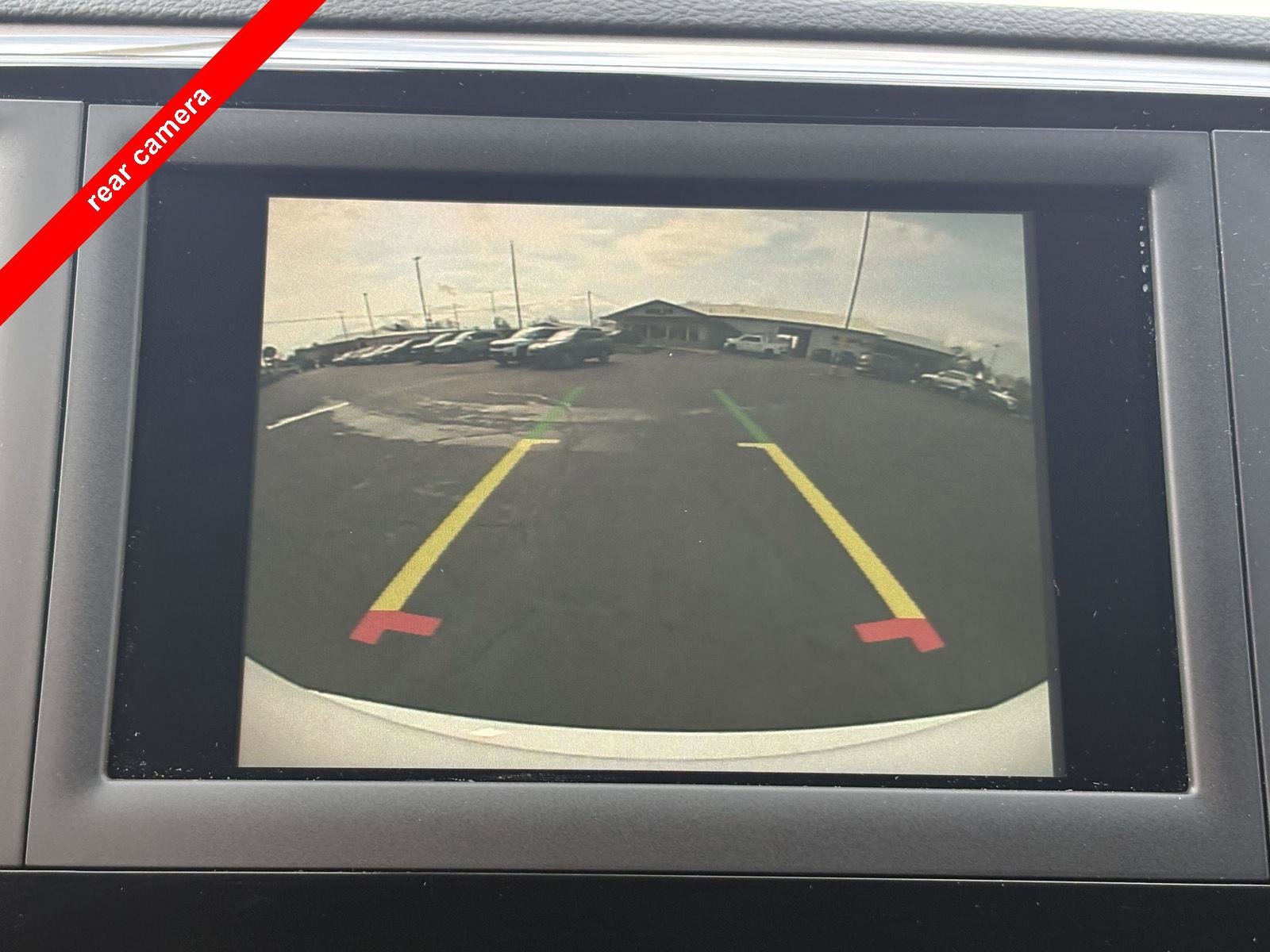 Used 2020 Chrysler Voyager LX FWD image 5