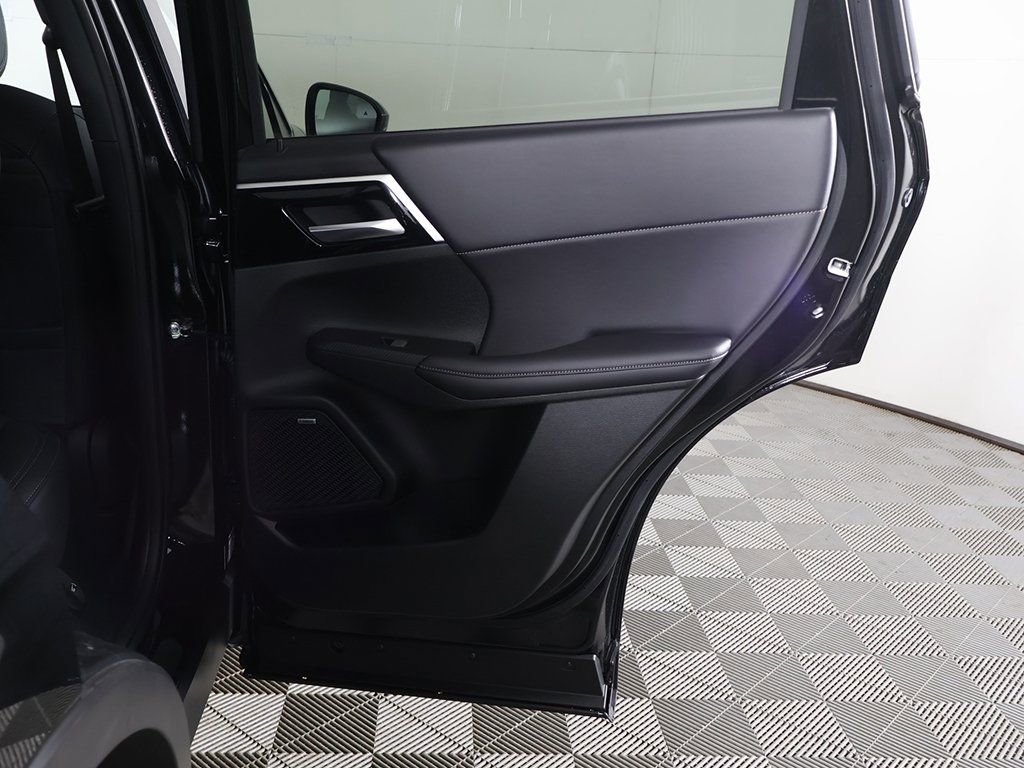 New 2026 Mitsubishi Outlander SE image 28