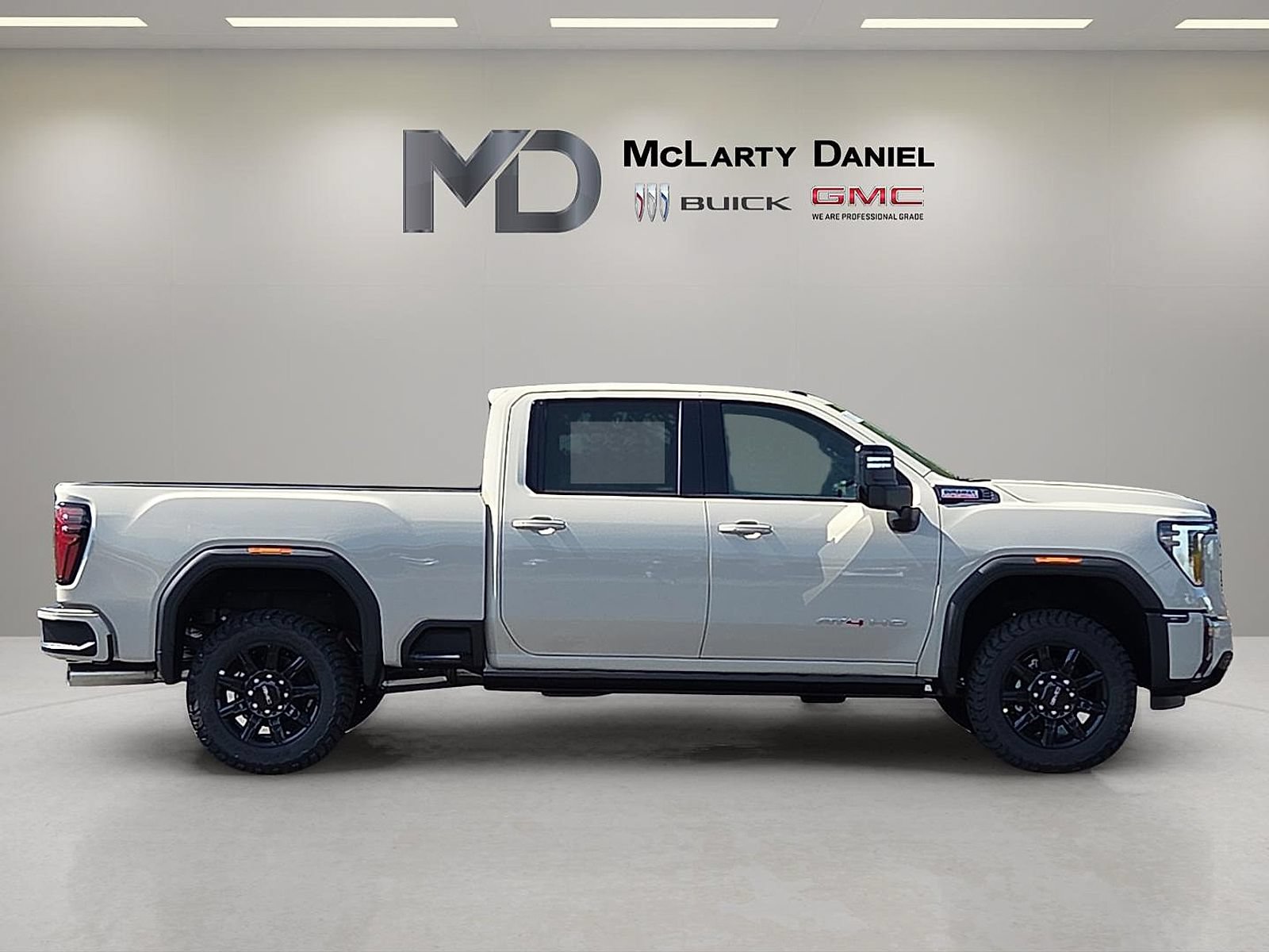 New 2026 GMC Sierra 3500 AT4 w/ AT4 Premium Plus Package AWD/4WD image 6