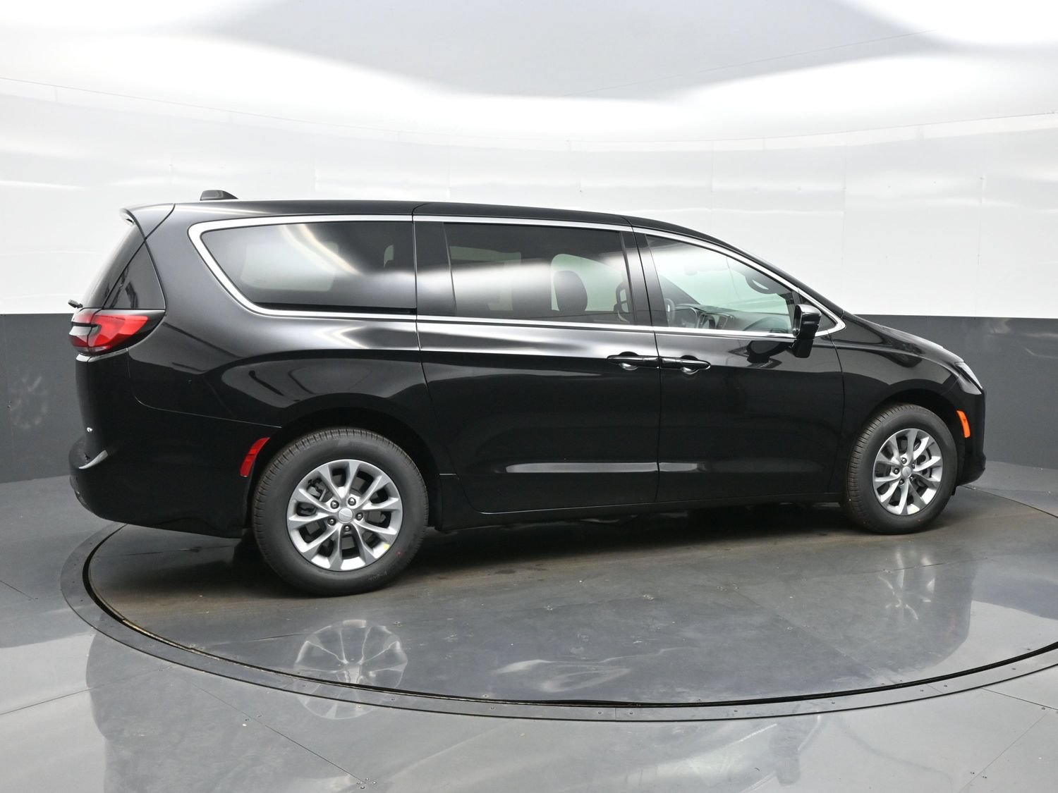 New 2027 Chrysler Pacifica Select AWD/4WD image 8