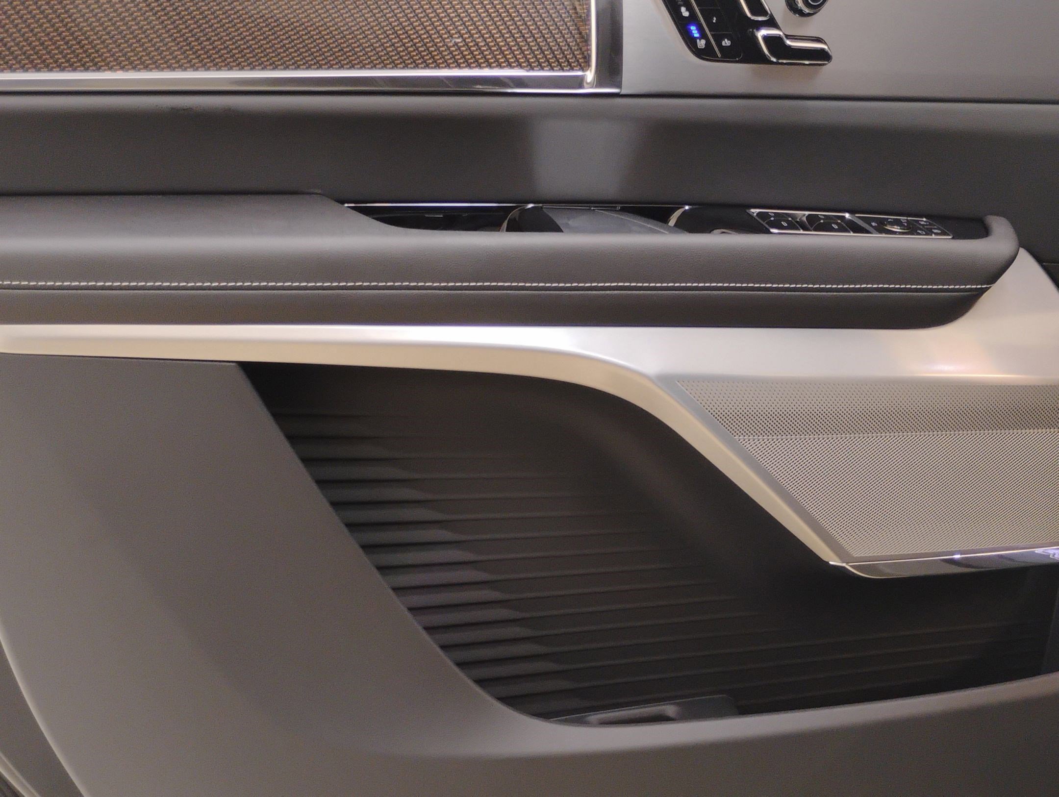 New 2026 Cadillac Vistiq Sport w/ LPO, Floor Liner Package image 35