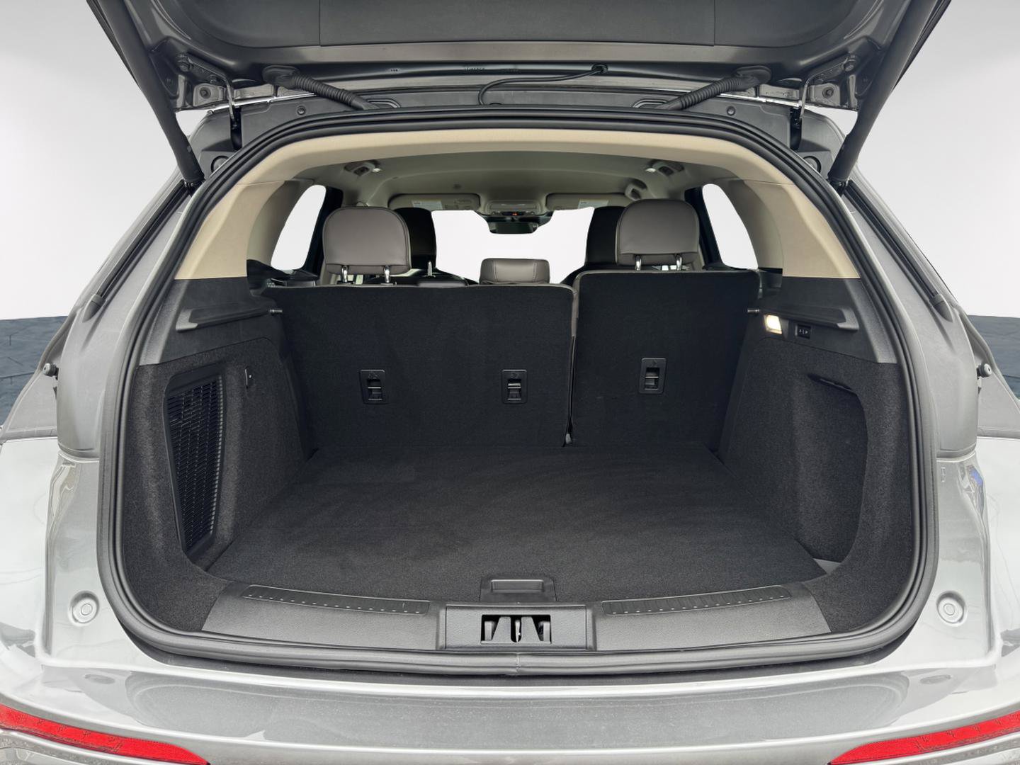 New 2026 Lincoln Corsair Premiere AWD/4WD image 24