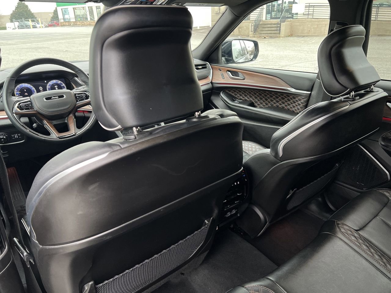 Used 2025 Jeep Grand Cherokee Summit image 24