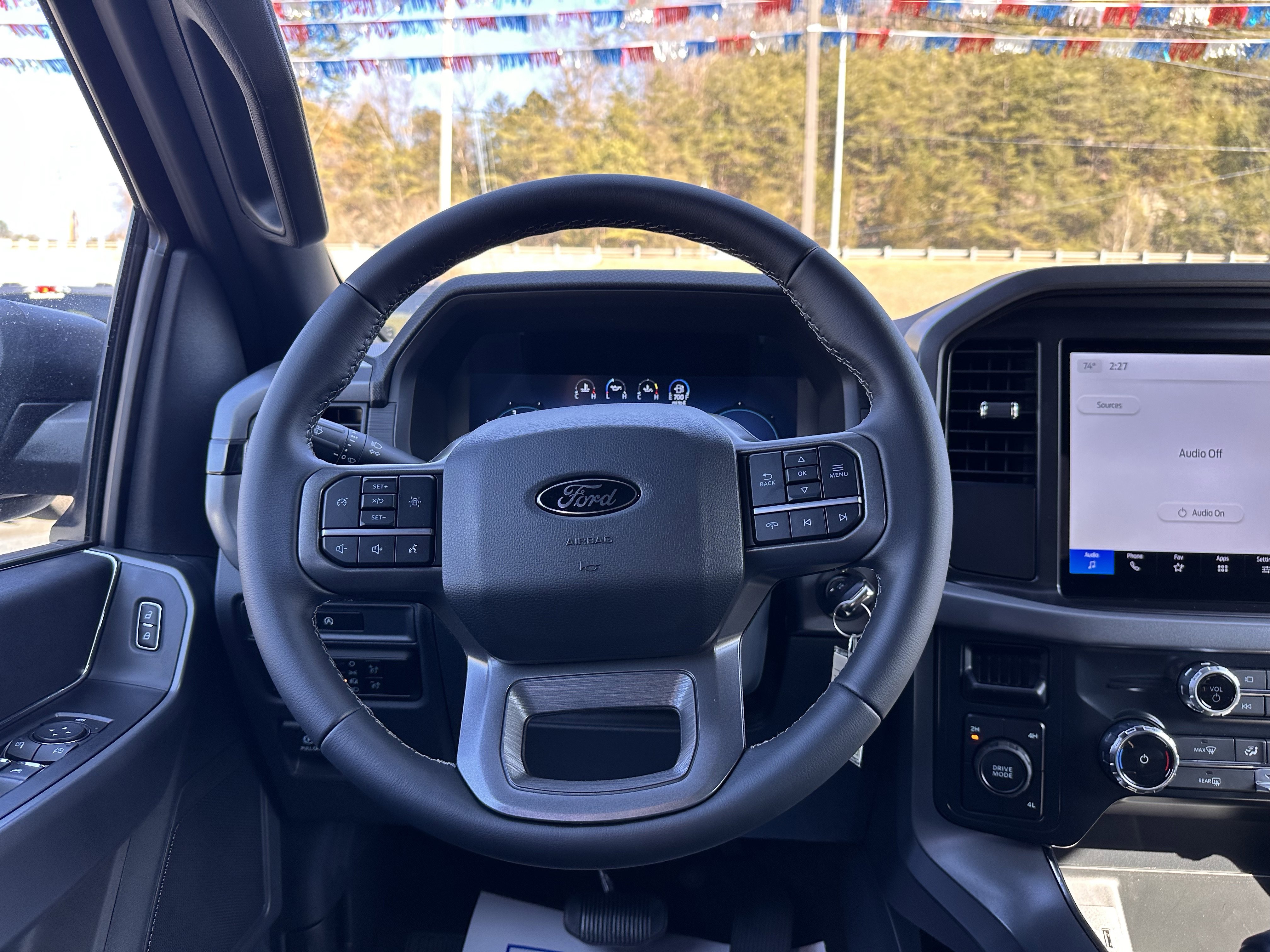 New 2025 Ford F150 XLT w/ Equipment Group 301A Standard image 9