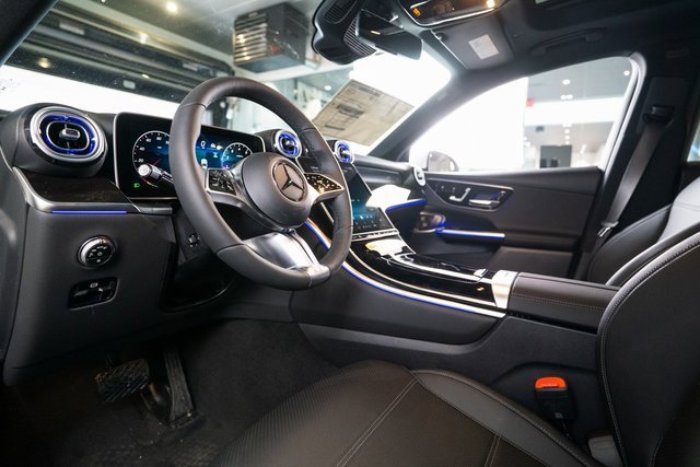 New 2026 Mercedes-Benz GLC 300 4MATIC image 4