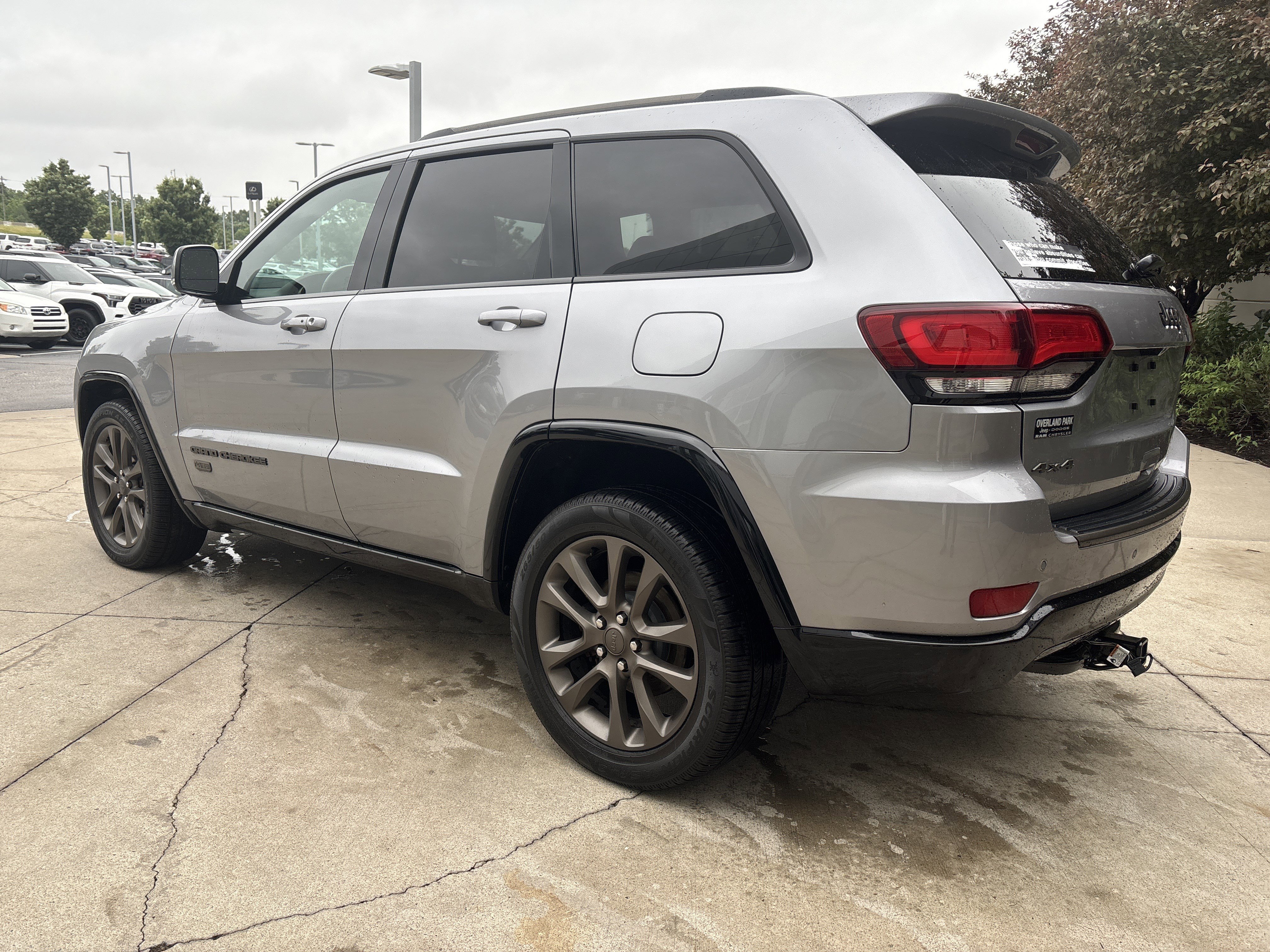 Used 2016 Jeep Grand Cherokee Limited 75th Anniversary AWD/4WD image 7