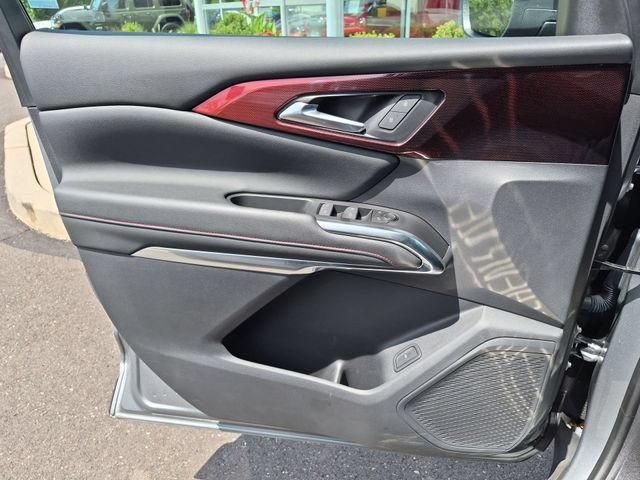 Used 2024 Chevrolet Traverse Z71 w/ LPO, Floor Liner Package AWD/4WD image 25