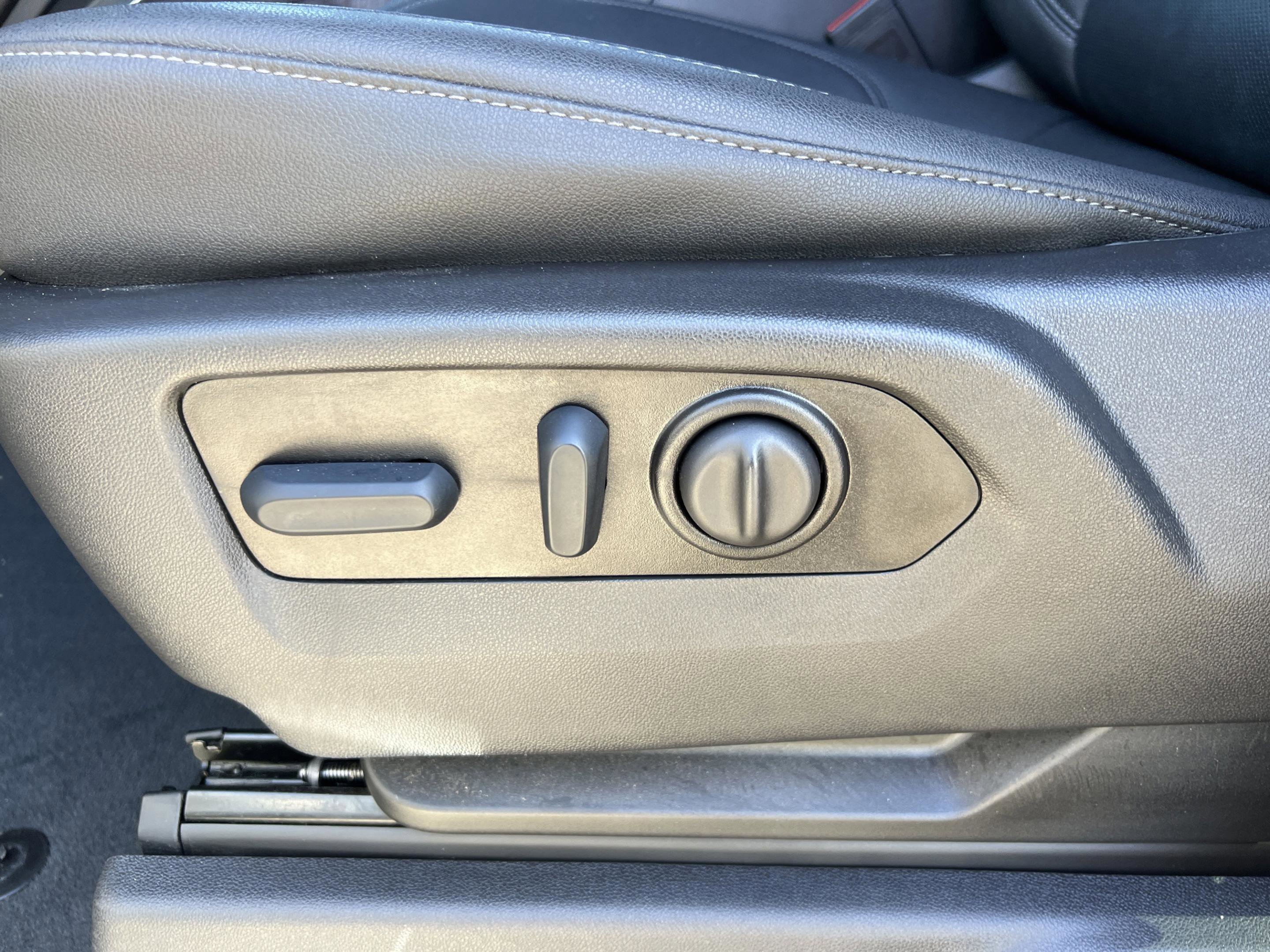 Used 2023 Chevrolet Silverado 2500 LTZ w/ LTZ Premium Package image 35