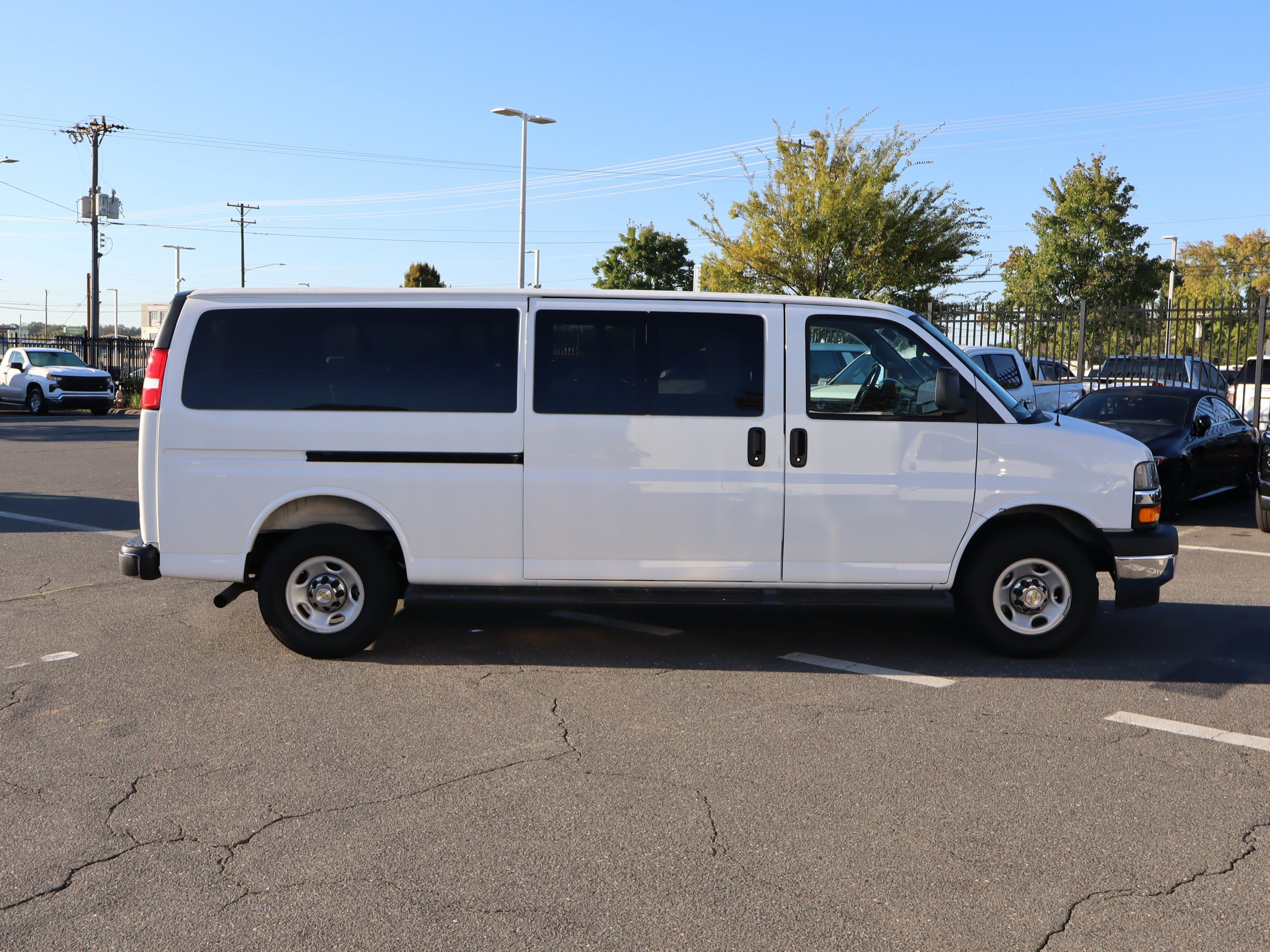 Used 2025 Chevrolet Express 3500 LT w/ LT Preferred Equipment Group RWD image 11