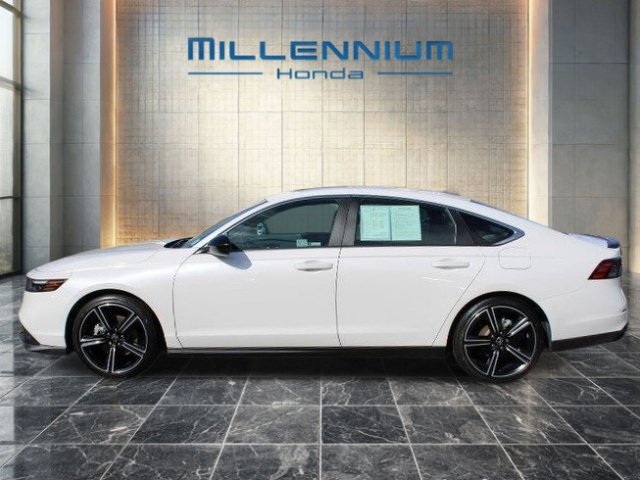 Used 2025 Honda Accord Sport image 28