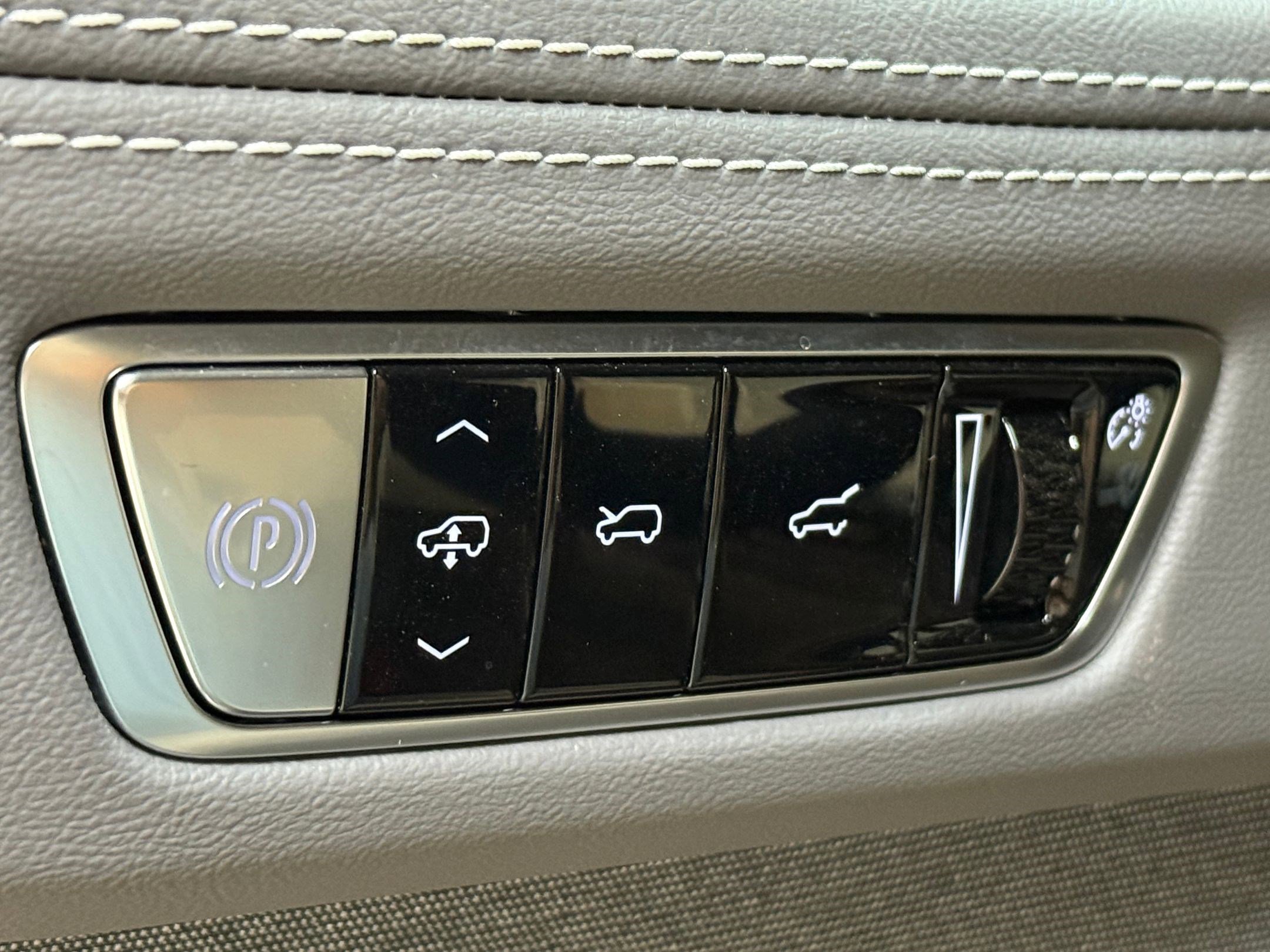 New 2025 Cadillac Escalade IQ Luxury 1 image 17