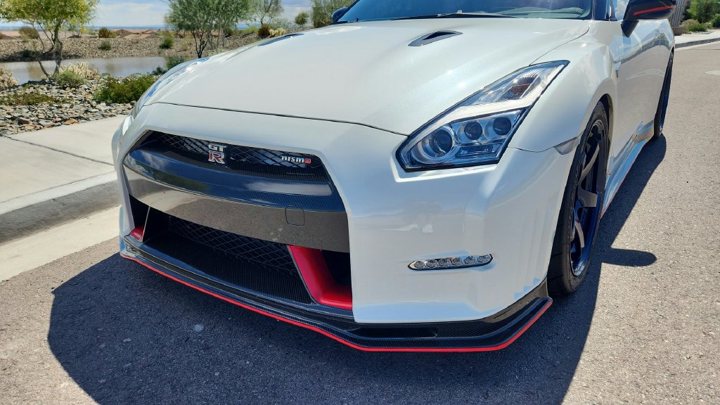 Used 2015 Nissan GT-R NISMO AWD/4WD image 15