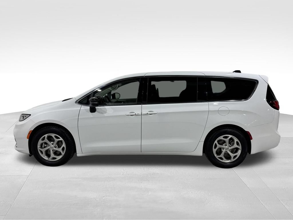 Used 2024 Chrysler Pacifica Limited FWD image 12