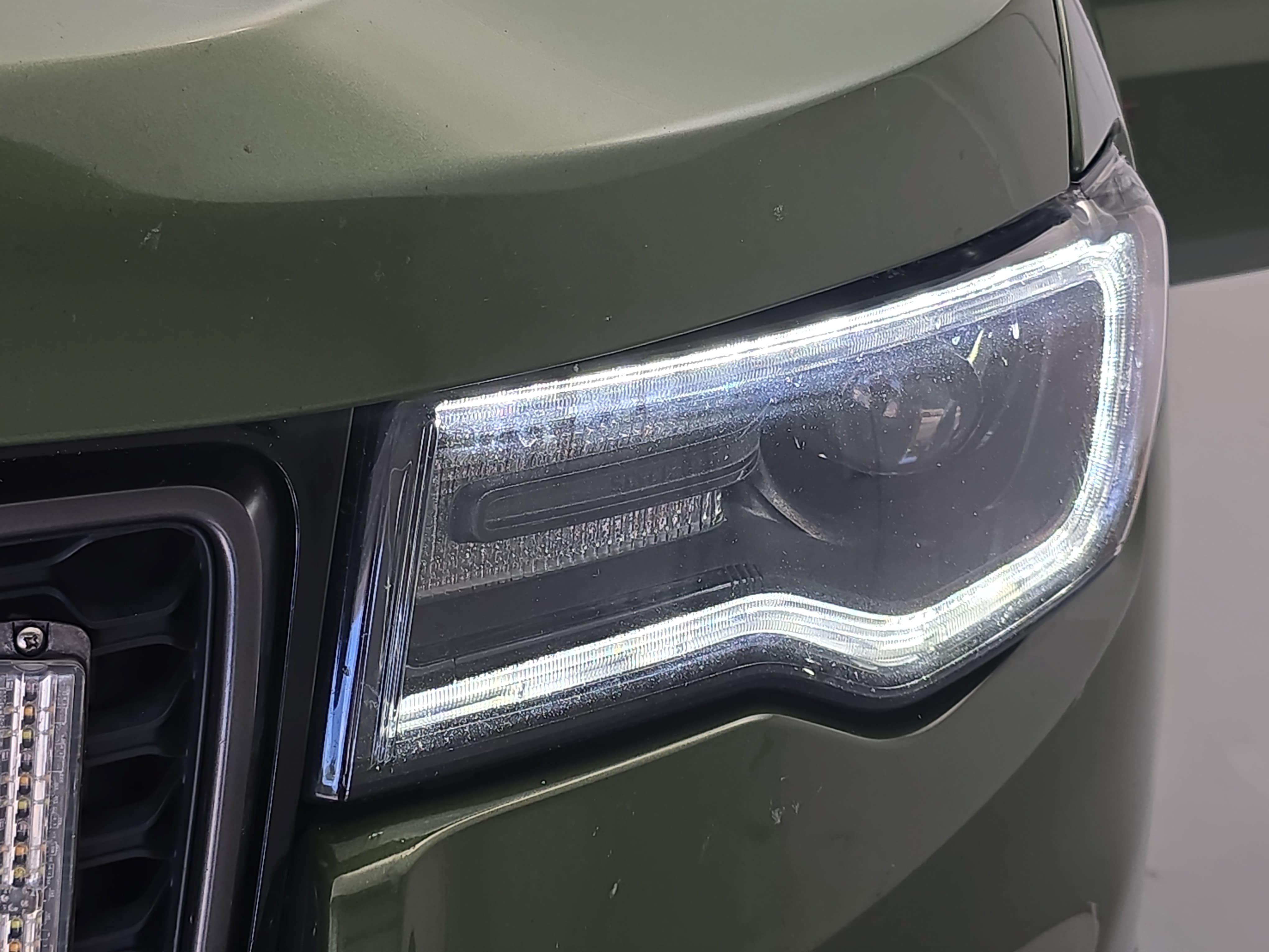Used 2020 Jeep Grand Cherokee Trailhawk w/ Premium Lighting Group AWD/4WD image 32