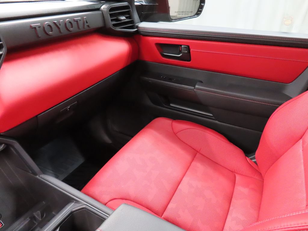 Used 2025 Toyota Tundra Limited AWD/4WD image 30