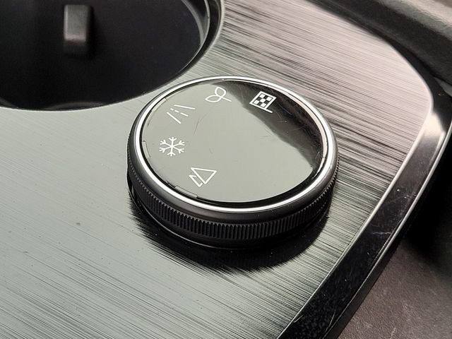 Used 2024 Nissan Rogue SV image 28