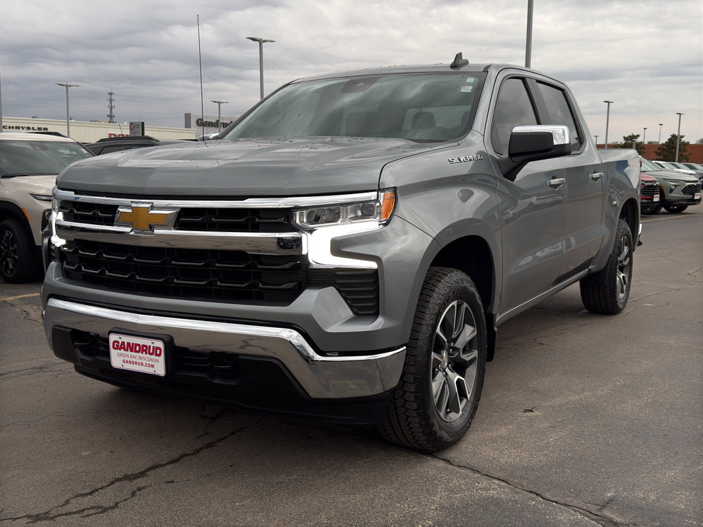 Used 2024 Chevrolet Silverado 1500 LT image 2