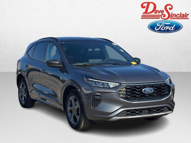 Used 2023 Ford Escape ST-Line w/ Tech Pack #1 AWD/4WD image 4