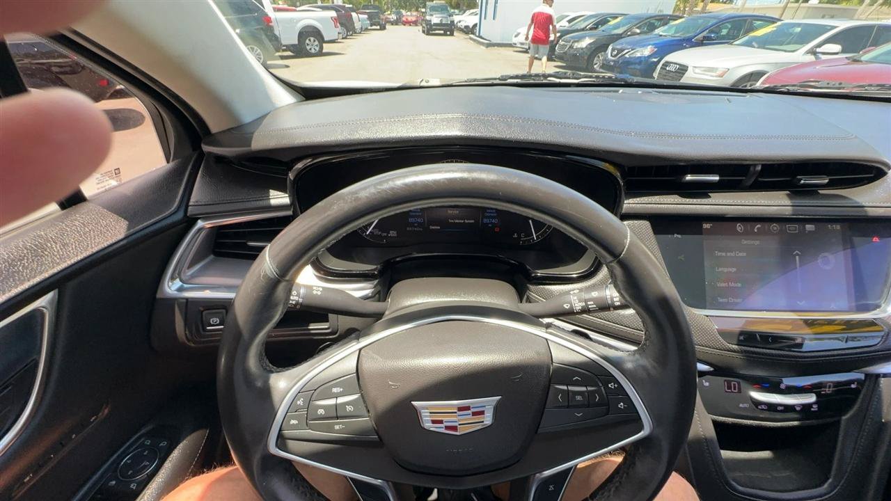Used 2017 Cadillac XT5 Luxury FWD image 28