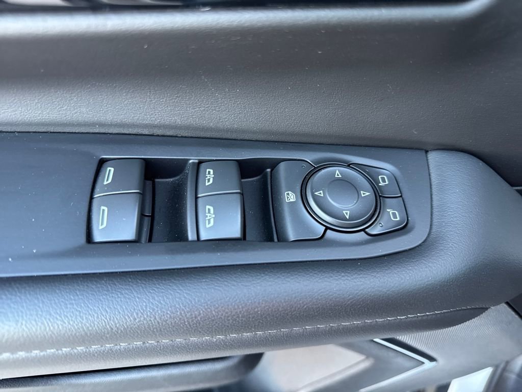 Used 2025 Chevrolet Suburban LS image 18