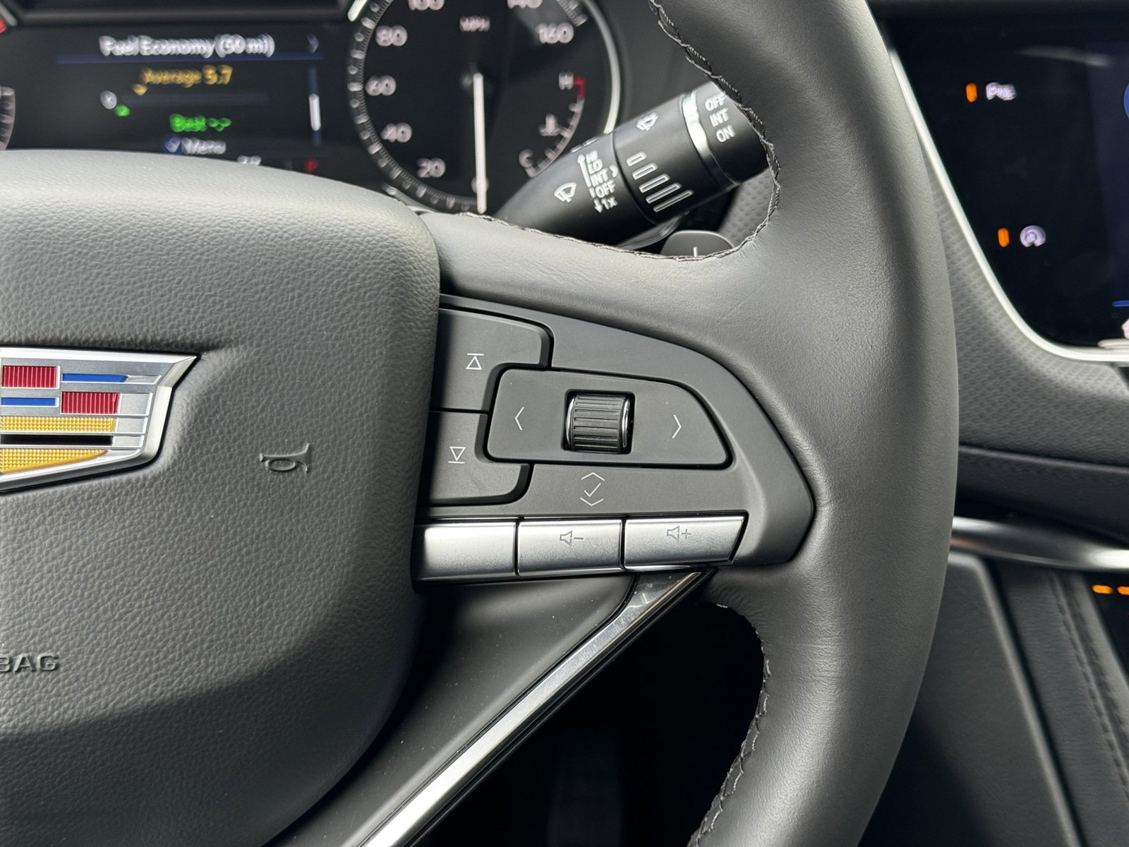 New 2025 Cadillac XT6 Luxury image 19