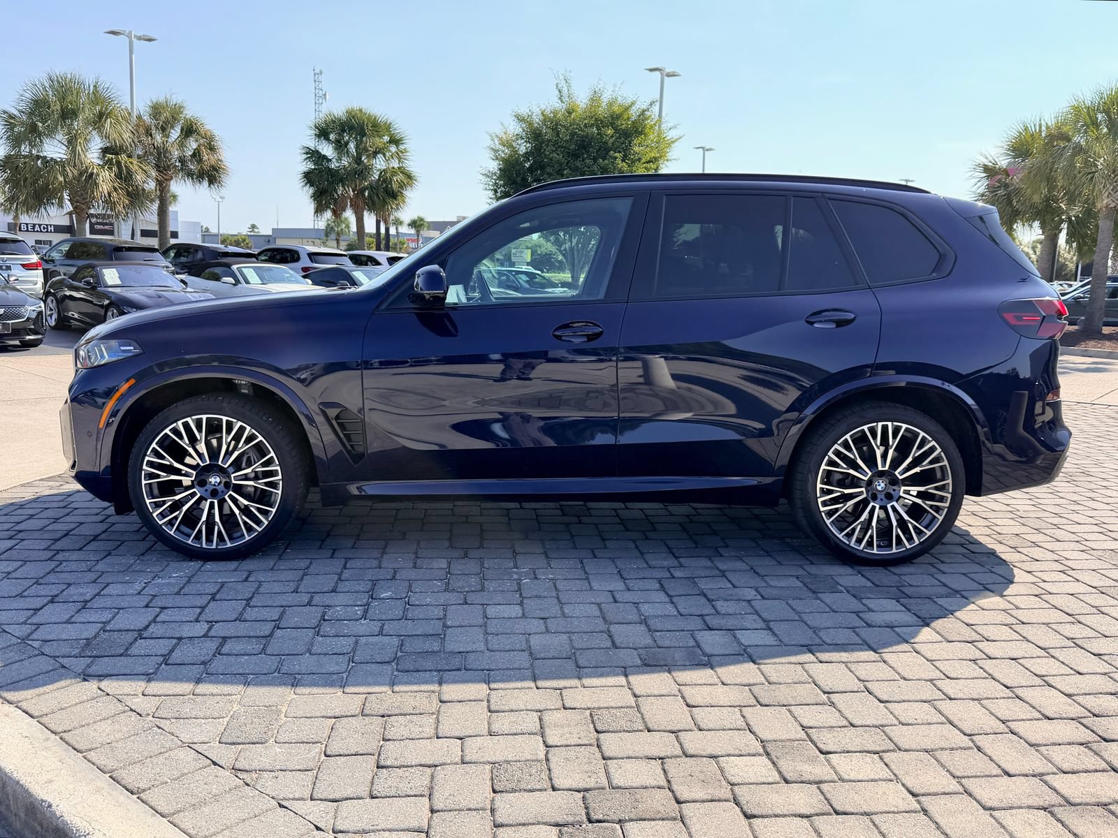 Used 2025 BMW X5 xDrive40i w/ M Sport Package AWD/4WD image 12