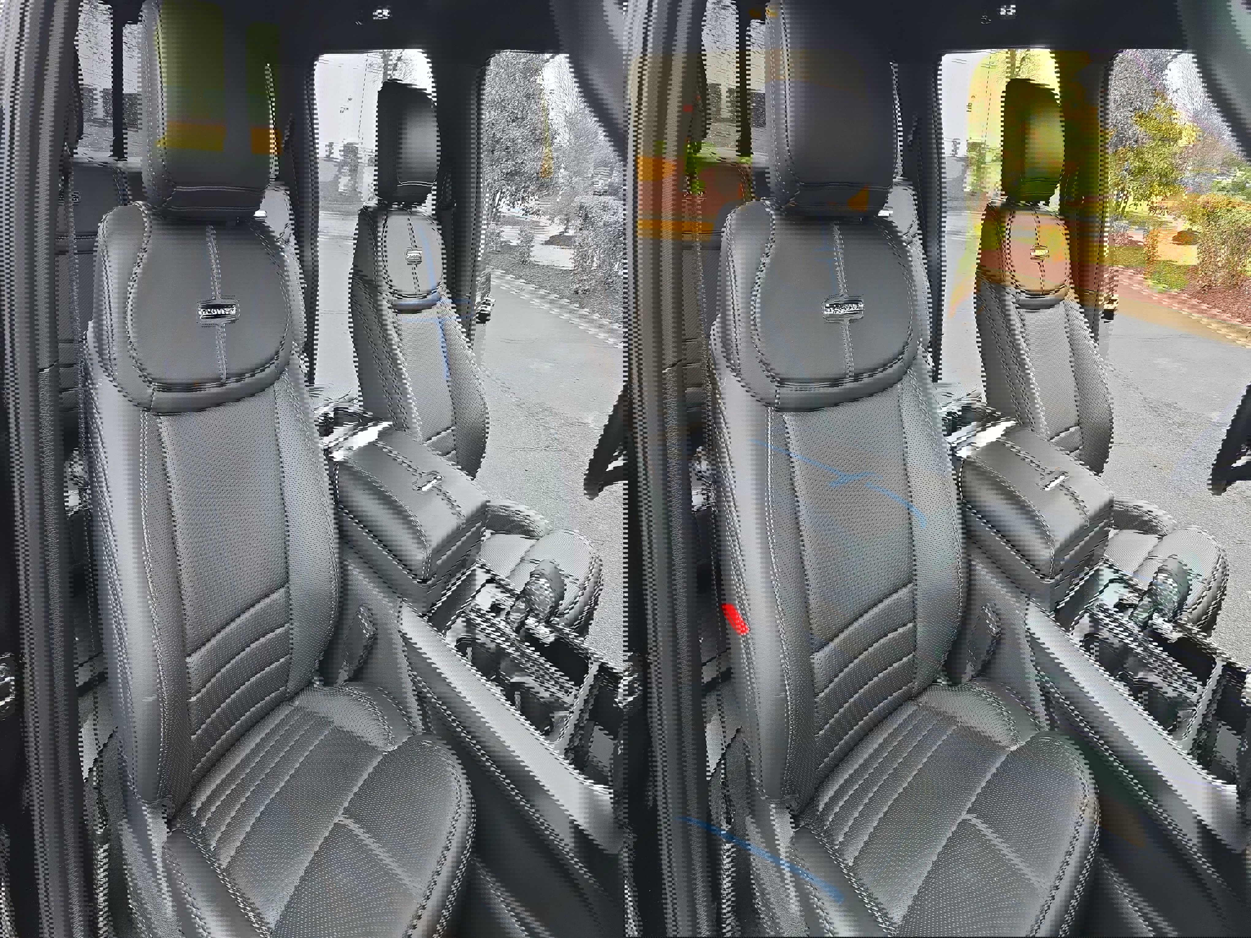 Used 2025 Ford F150 Platinum w/ FX4 Off-Road Package image 10