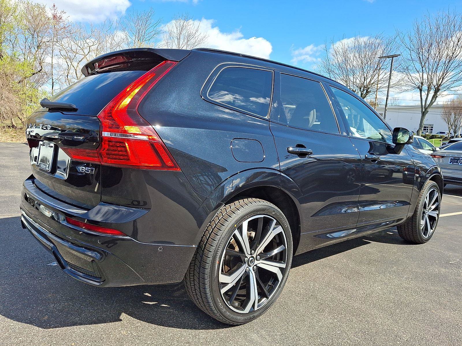 Certified 2024 Volvo XC60 B5 Ultimate w/ Protection Package Premier AWD/4WD image 6