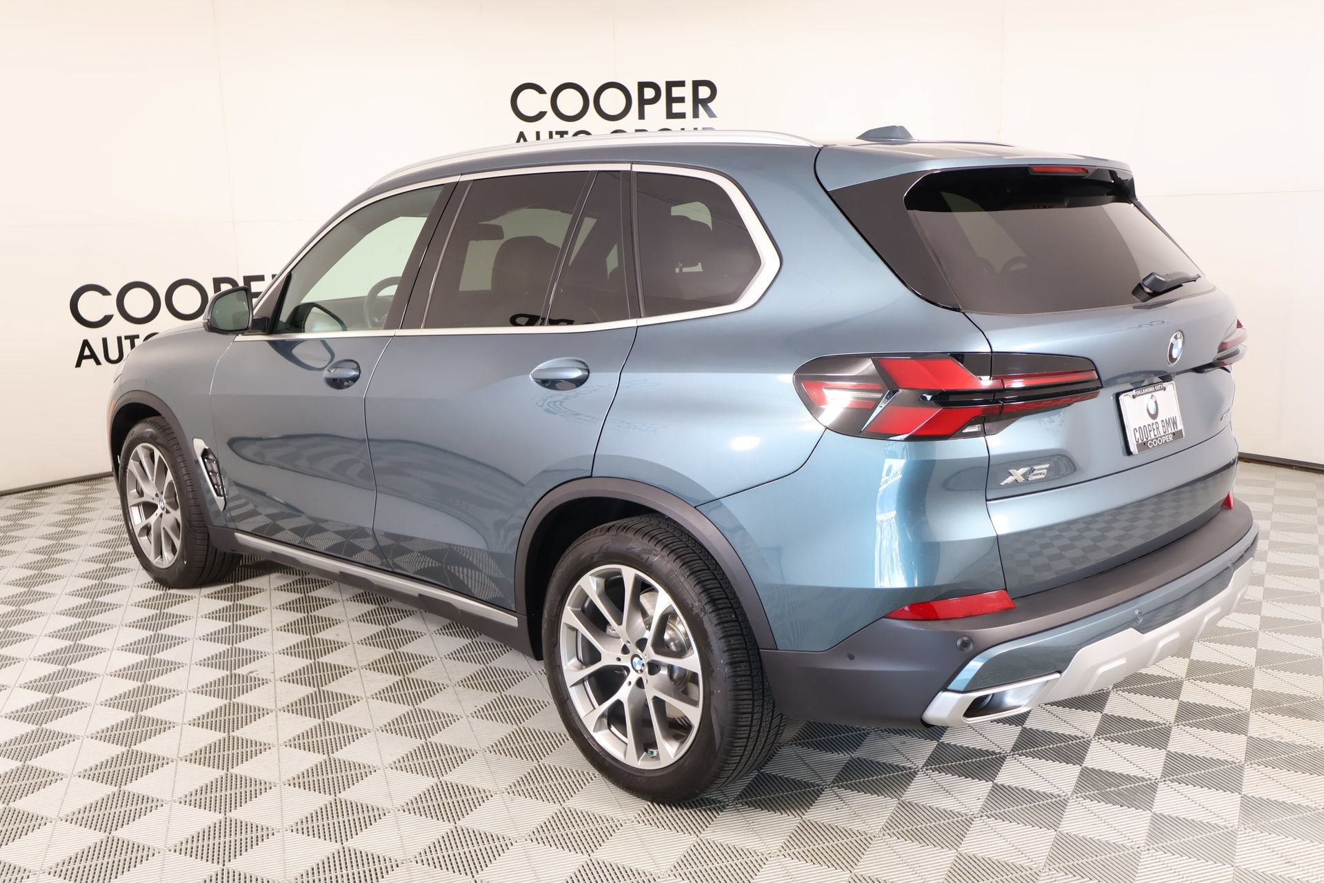 Used 2025 BMW X5 xDrive40i AWD/4WD image 23