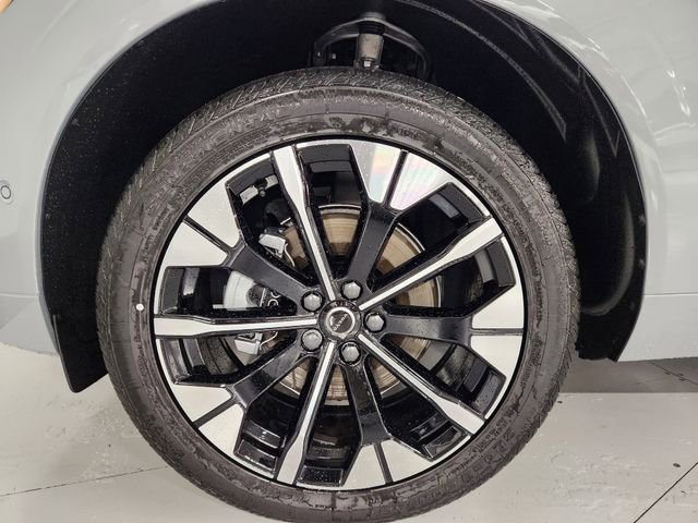 New 2026 Volvo XC60 B5 Plus w/ Protection Package Premier image 8