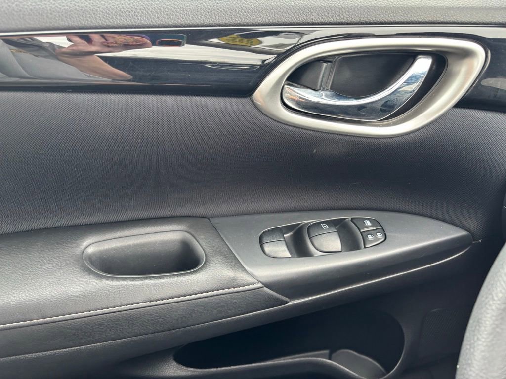 Used 2016 Nissan Sentra SV FWD image 19