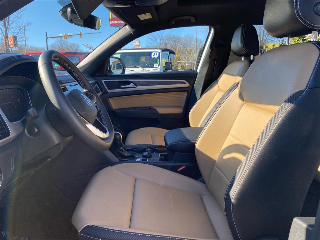 Certified 2023 Volkswagen Atlas Cross Sport SE w/ Panoramic Sunroof Package image 13