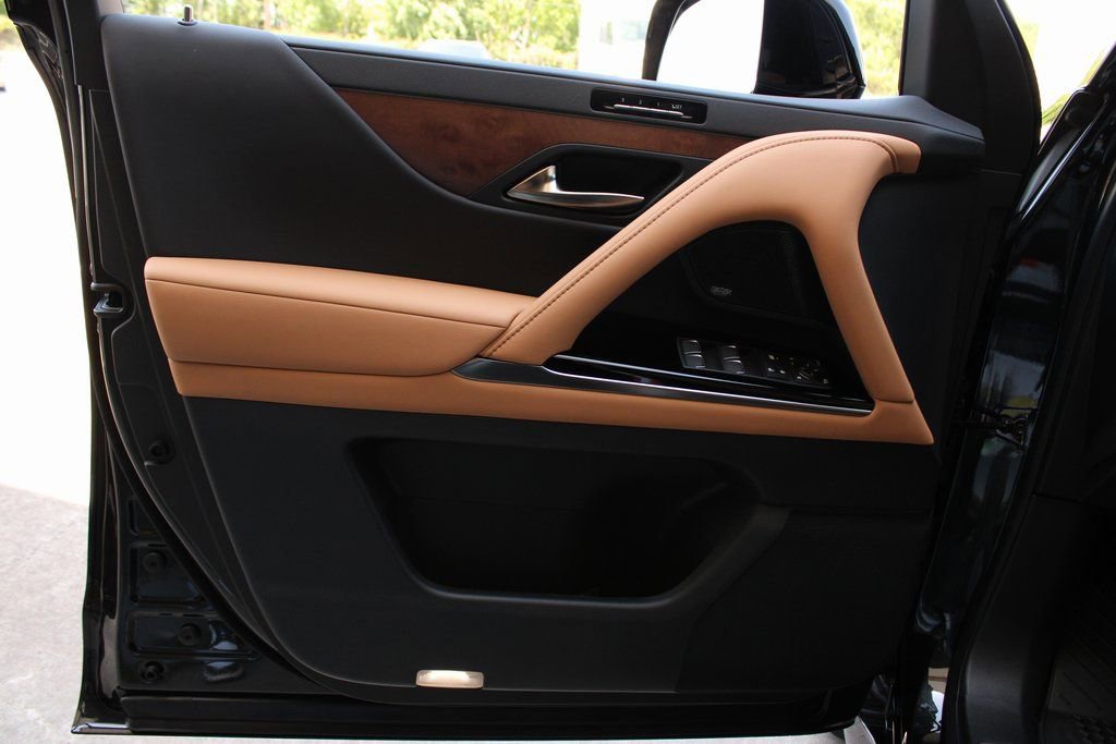 Used 2026 Lexus LX 700h Luxury w/ Accessory Package (Z1) image 28