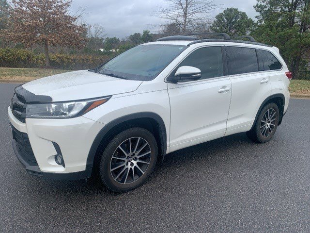 Used 2017 Toyota Highlander SE