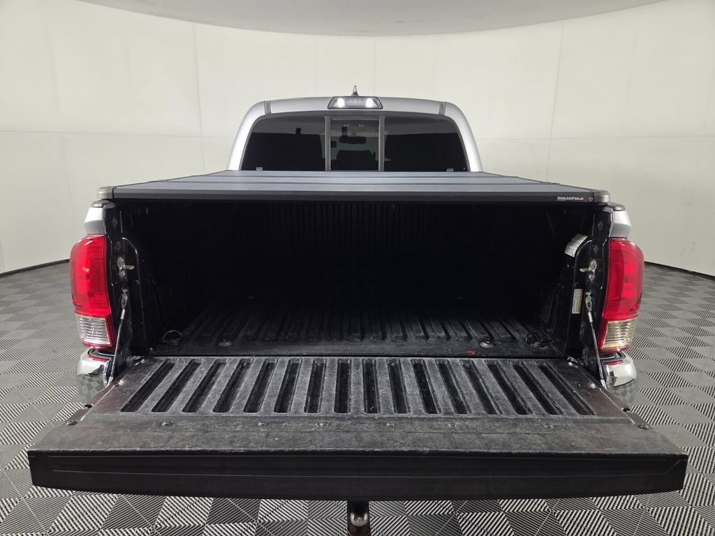 Used 2017 Toyota Tacoma TRD Sport RWD image 26