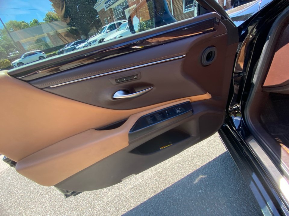 Used 2019 Lexus ES 350 w/ Premium Package FWD image 36