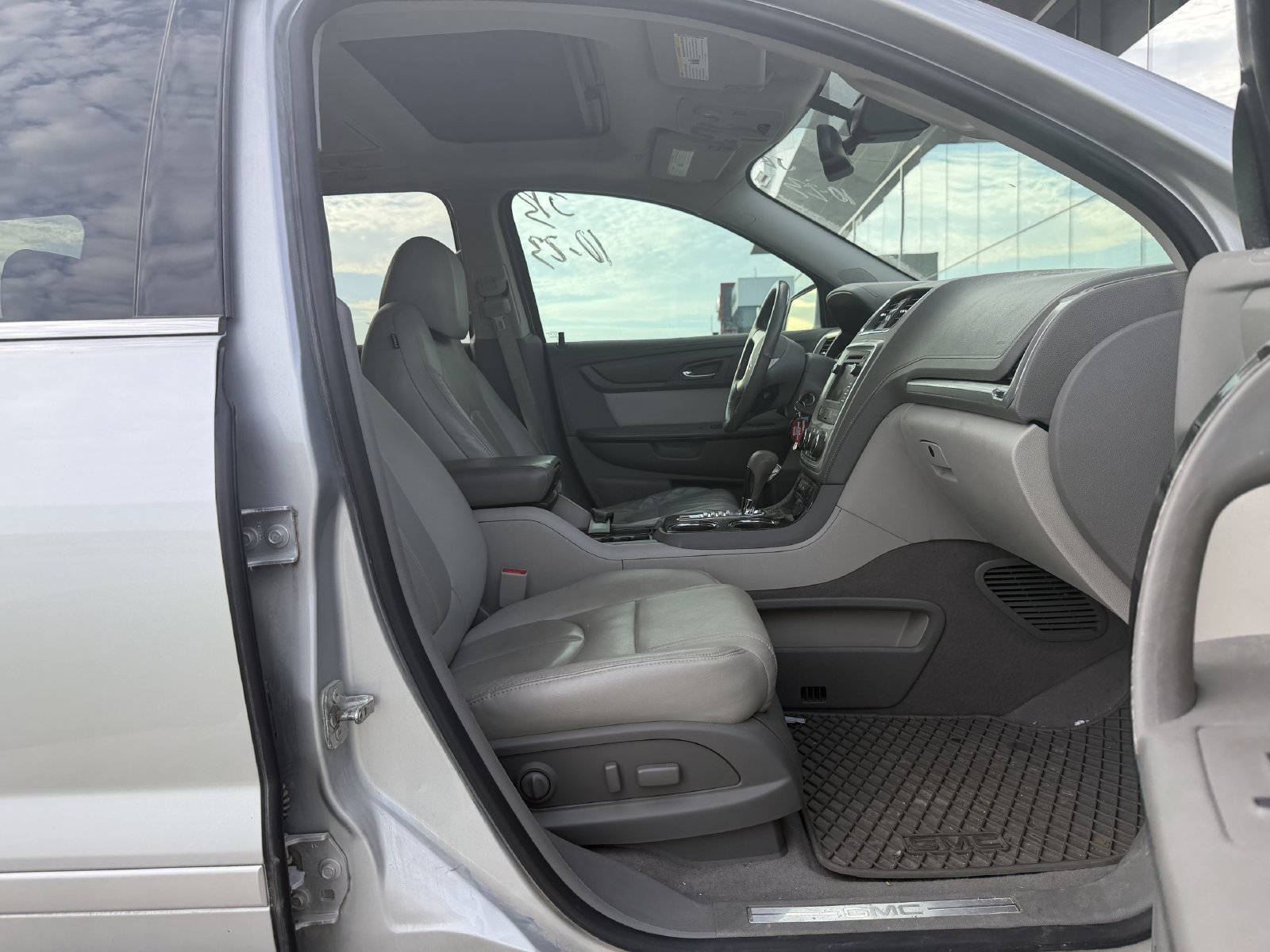 Used 2017 GMC Acadia Limited SLT AWD/4WD image 18