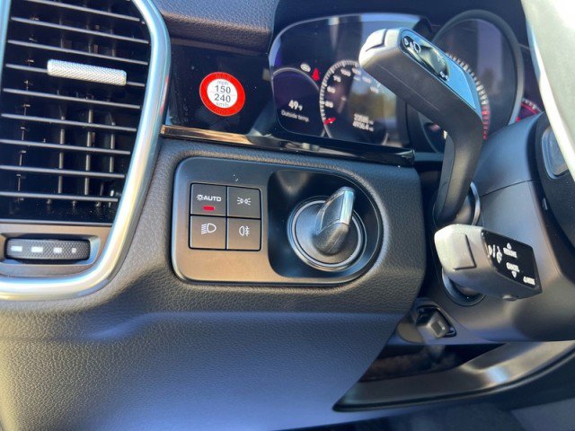 Used 2023 Porsche Cayenne image 15