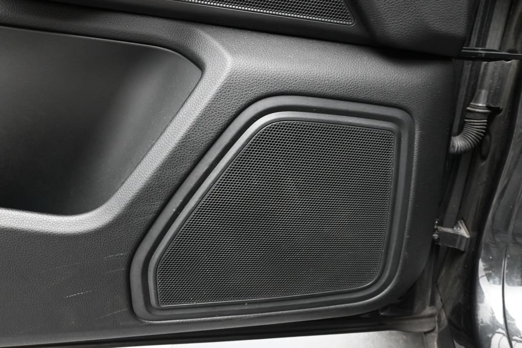 Certified 2021 Porsche Macan S AWD/4WD image 13