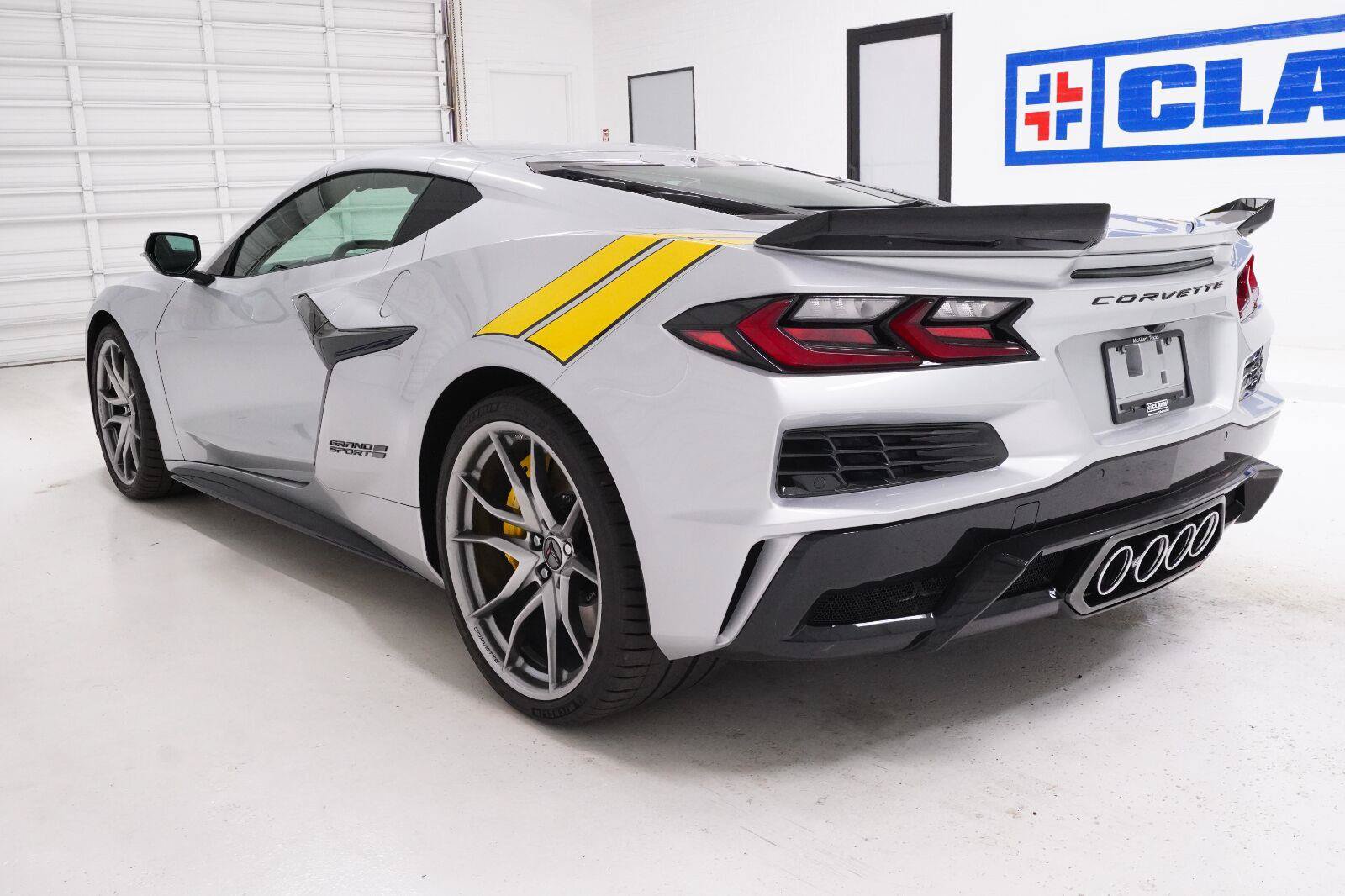 New 2027 Chevrolet Corvette Grand Sport w/ Z52 Sport Performance Package RWD image 35