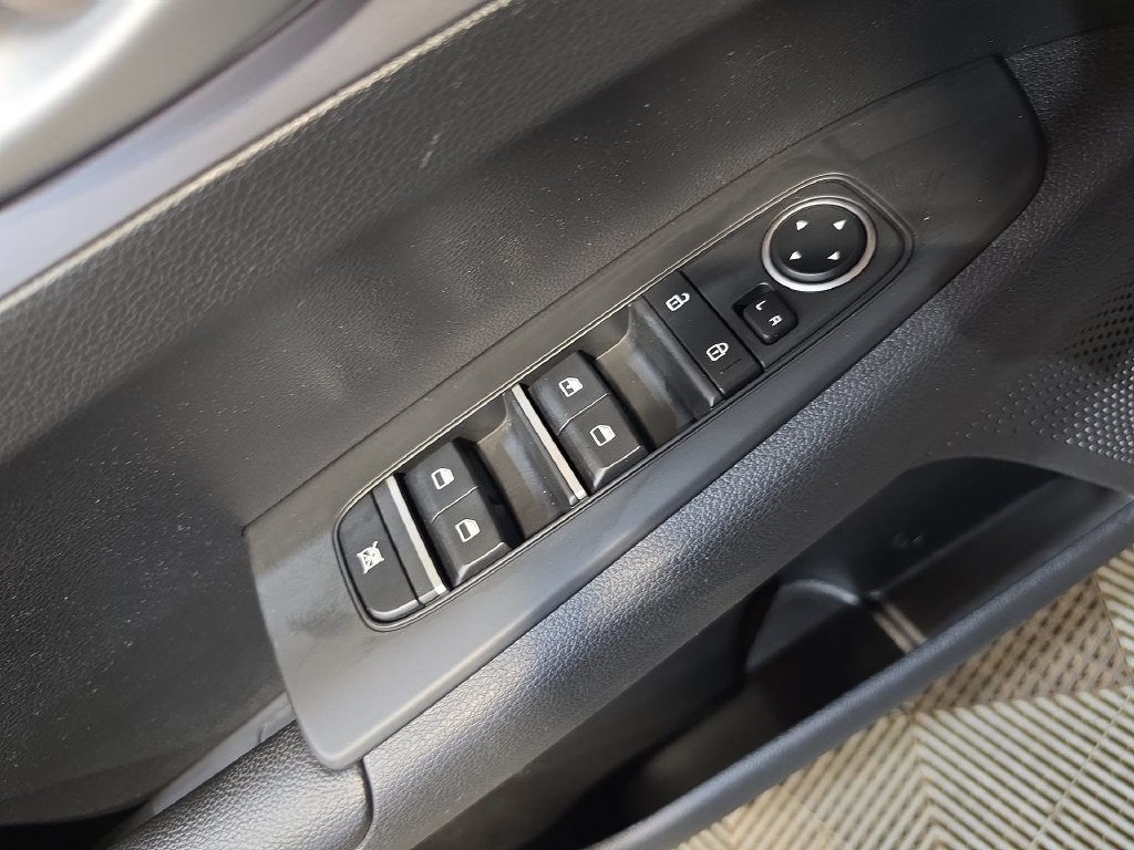 Used 2022 Kia Forte LXS FWD image 15
