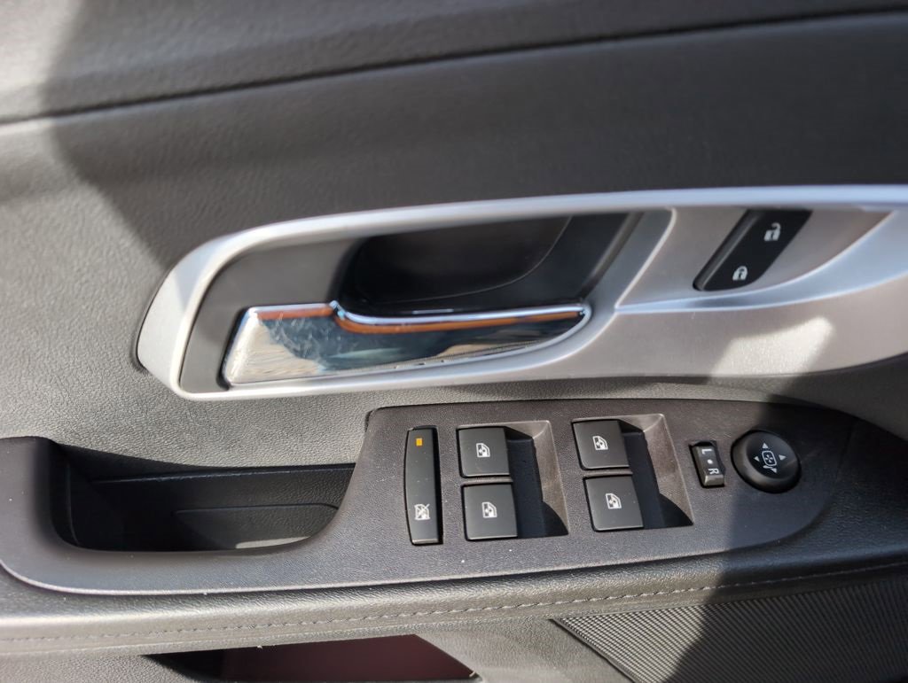 Used 2017 Chevrolet Equinox LT w/ Convenience Package image 13